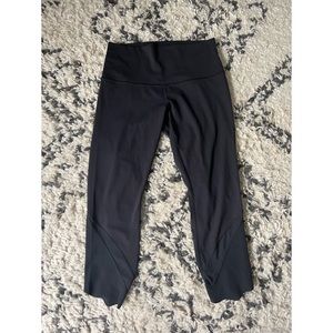 Wunder Under Scalloped Hem High-Rise Crop 23" Full-On Luxtreme, Black, Size 10